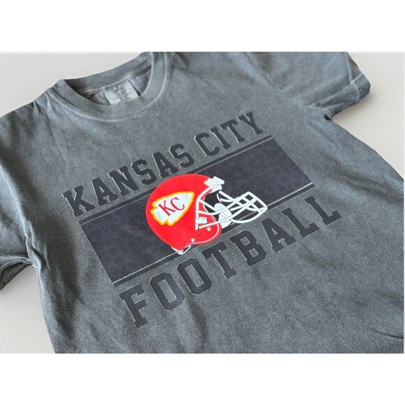 New - Comfort Colors - Small Kansas City Chiefs Tee - 100% Cotton - acid wash - Picture 2 of 2